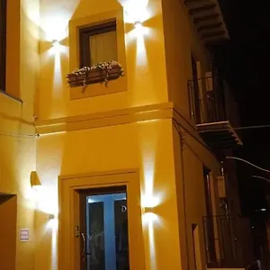 Donjon Centro Storico Bed & Breakfast Castelbuono (Sicily)